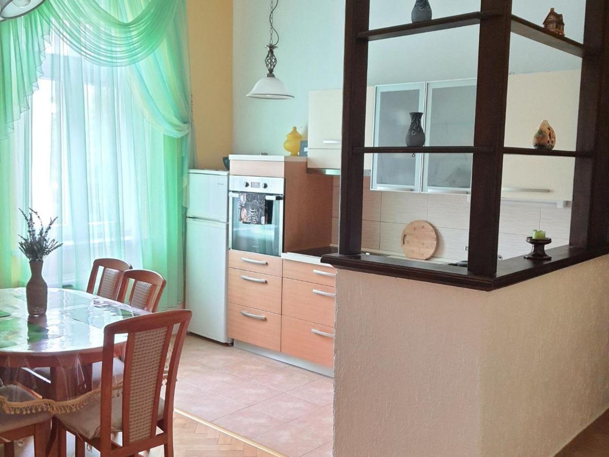 Family Apartment Center Opatija Eksteriør bilde